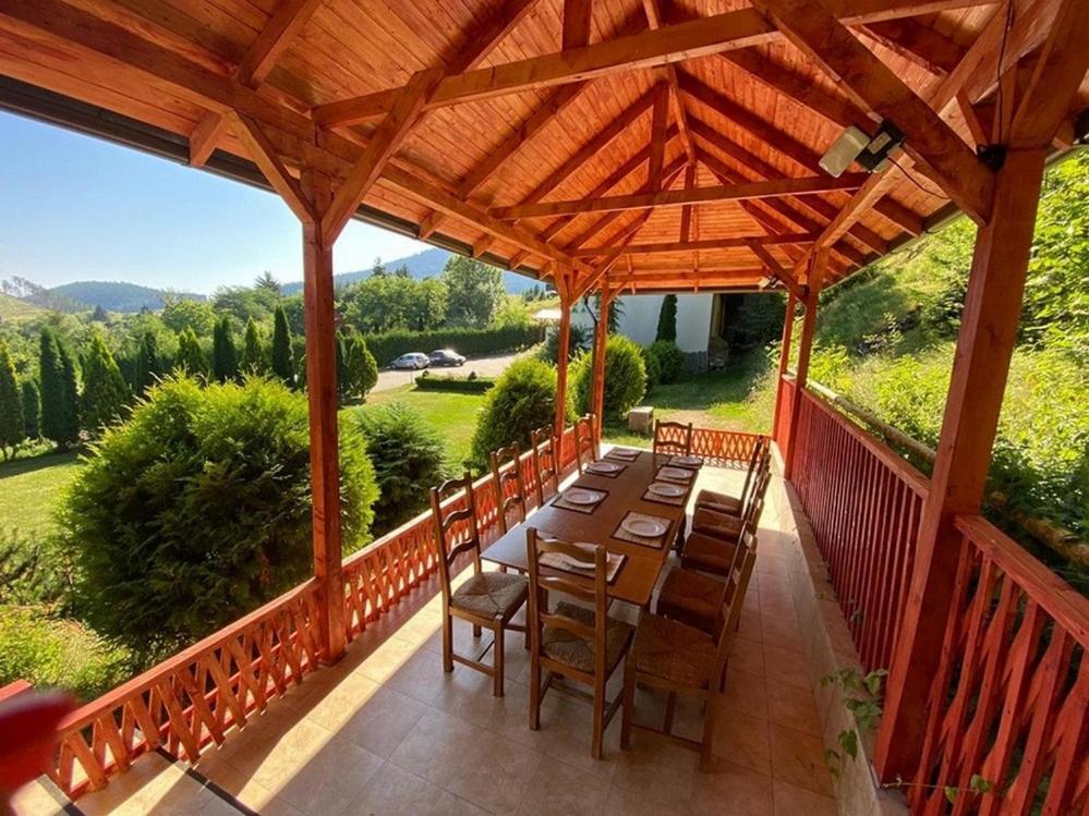 Bellavista Brasov Hotell Săcele Exteriör bild