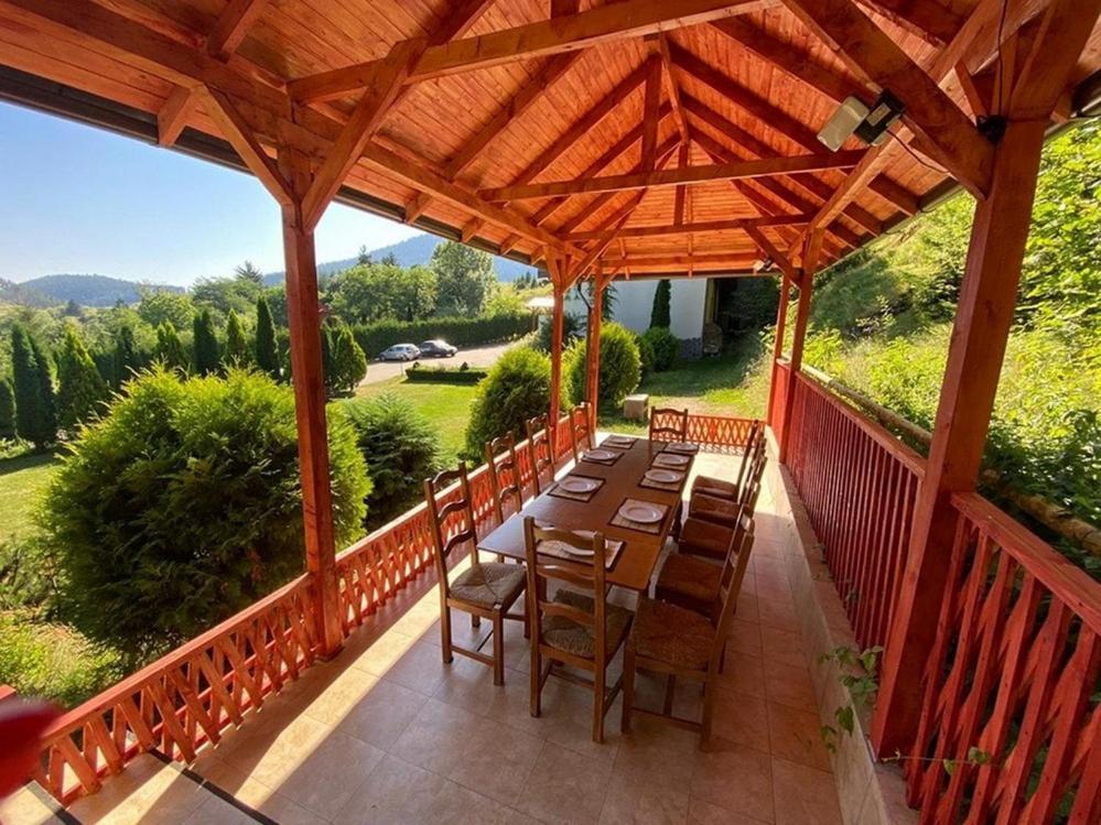 Bellavista Brasov Hotell Săcele Exteriör bild