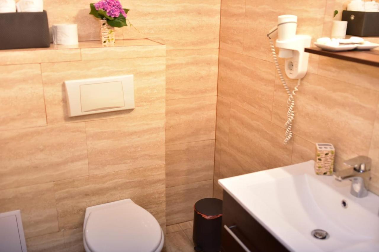 Bellavista Brasov Hotell Săcele Exteriör bild