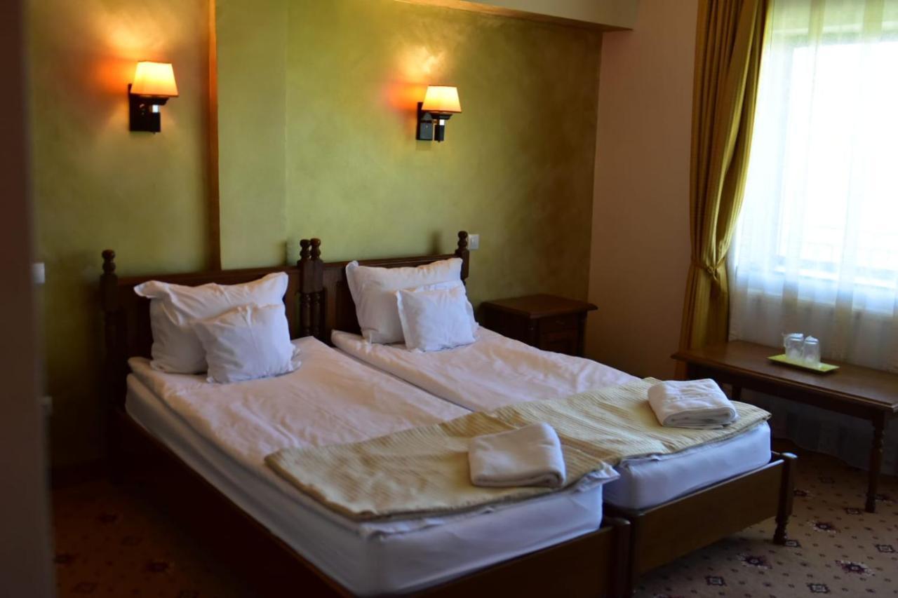 Bellavista Brasov Hotell Săcele Exteriör bild