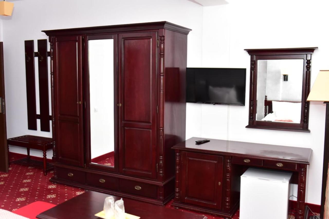 Bellavista Brasov Hotell Săcele Exteriör bild