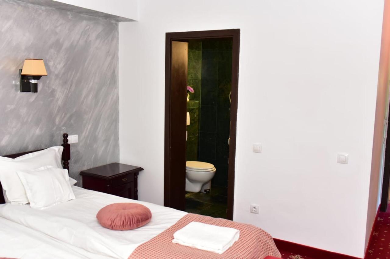 Bellavista Brasov Hotell Săcele Exteriör bild