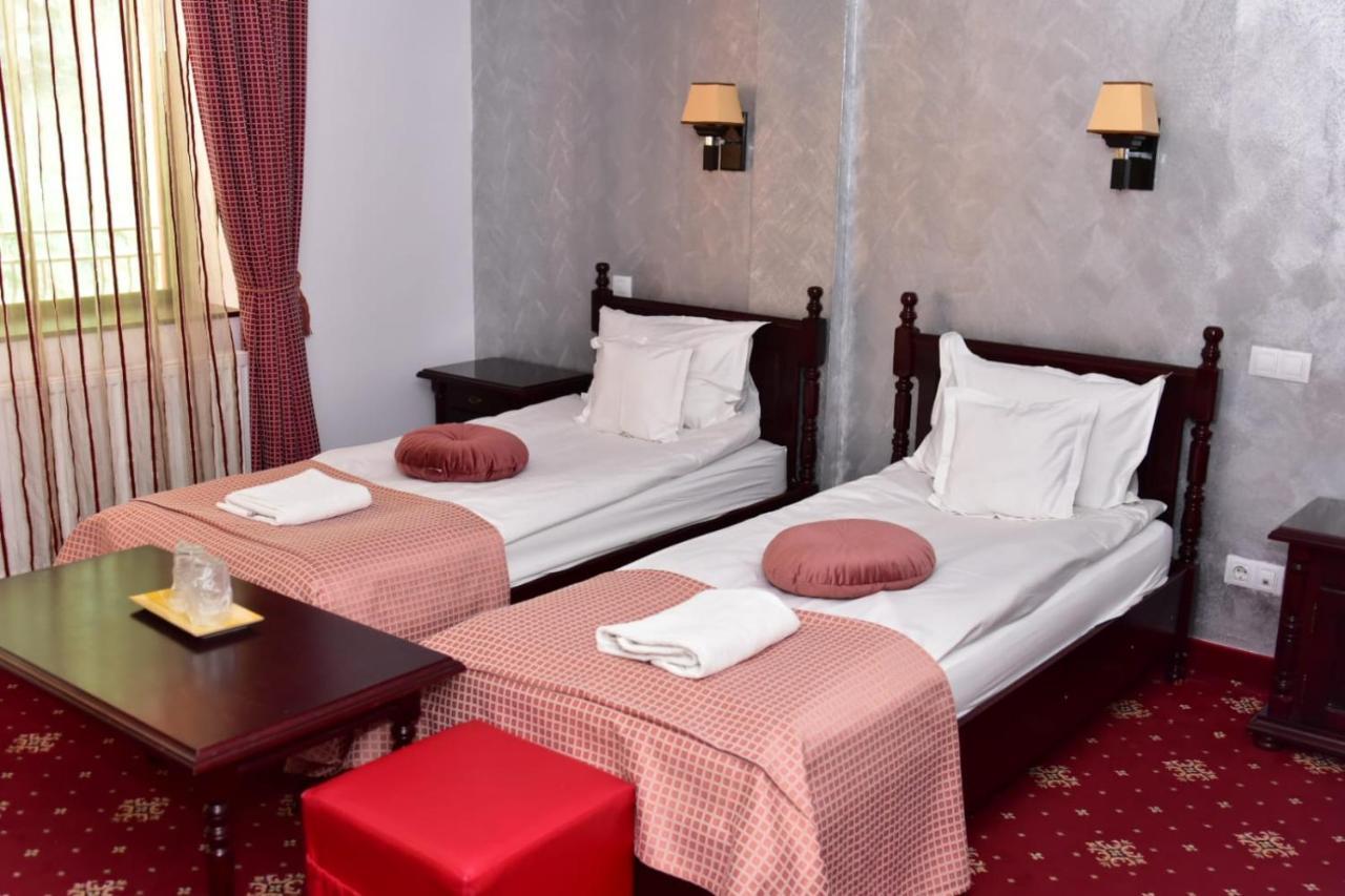 Bellavista Brasov Hotell Săcele Exteriör bild