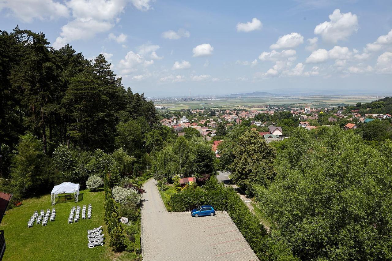 Bellavista Brasov Hotell Săcele Exteriör bild